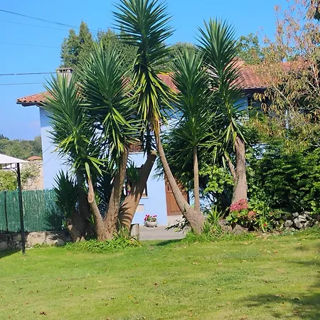 Farm stay Casa Rural Casa Azul Villahormes